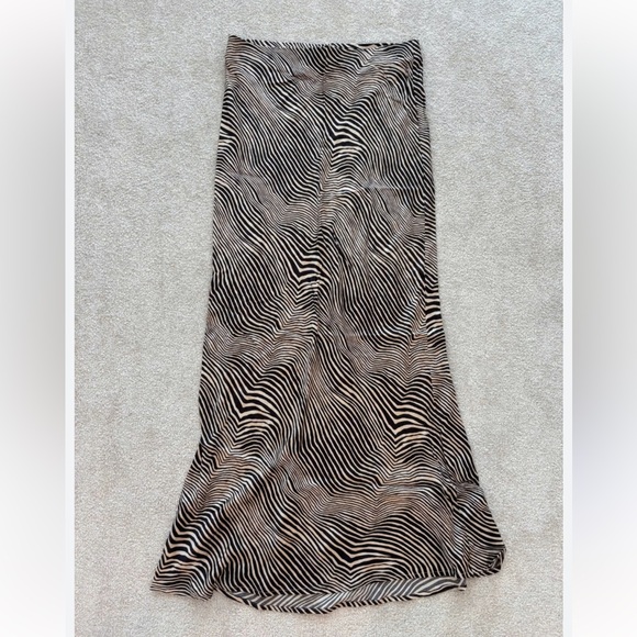 ZARA ANIMAL PRINT MAXI SKIRT - TAN SIZE SMALL (PREOWNED) - Picture 11 of 14